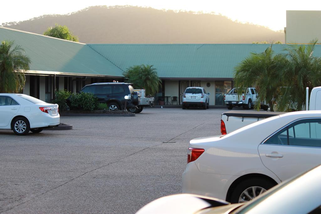 רוקהמפטון Glenmore Palms Motel מראה חיצוני תמונה
